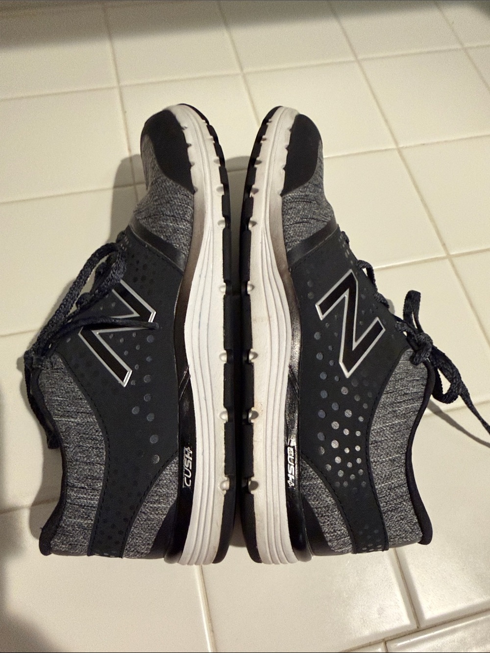 New Balance Black & Gray Women’s Sneakers - Picture 6 of 8